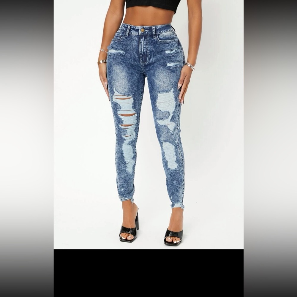 S Medium wash high waisted jean